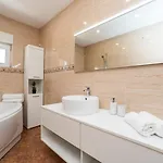 Tomeri Apartamento Starigrad Paklenica