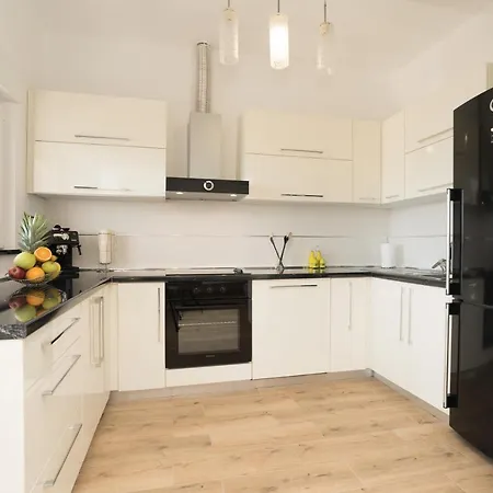 Tomeri Apartmán Starigrad Paklenica