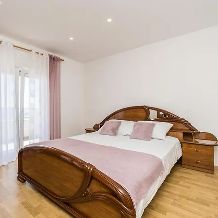 Tomeri * Starigrad-Paklenica