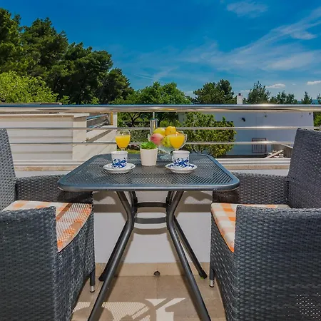 Tomeri Apartman Starigrad-Paklenica