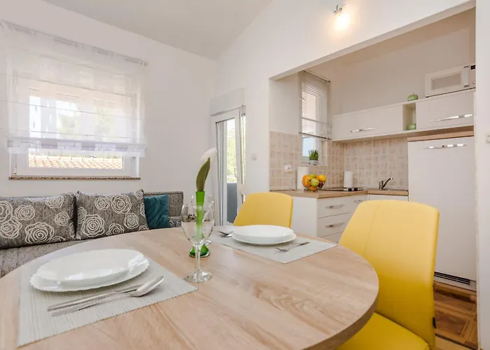 Tomeri Lejlighed Starigrad Paklenica