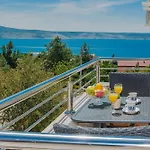 Tomeri Apartman *