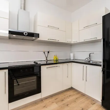 Tomeri Apartment *