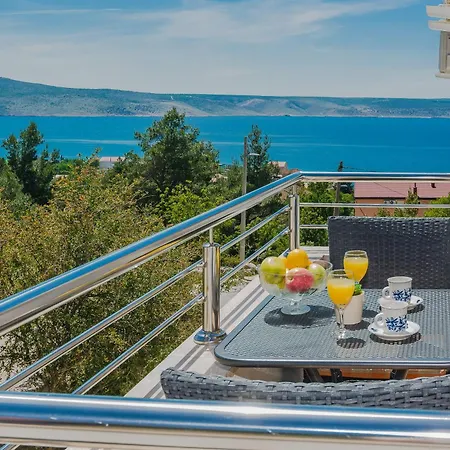 Tomeri Apartment *